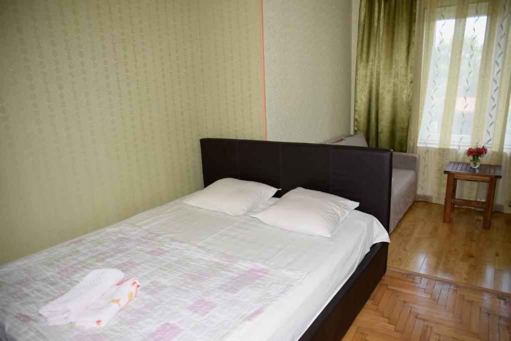 Tinikos Guest House room 3