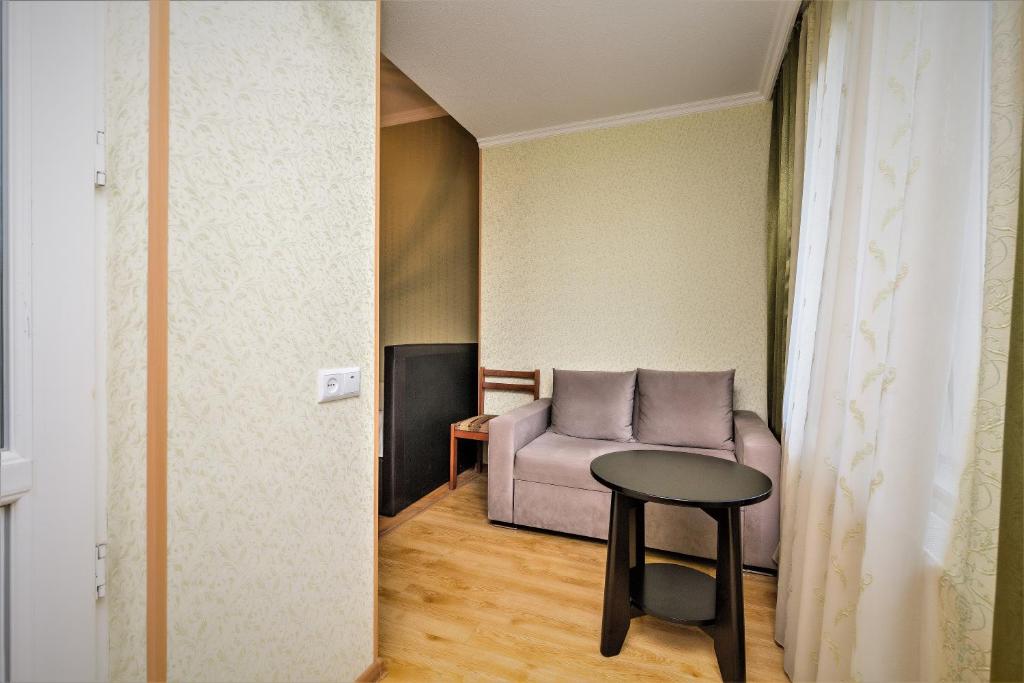 Tinikos Guest House room 4